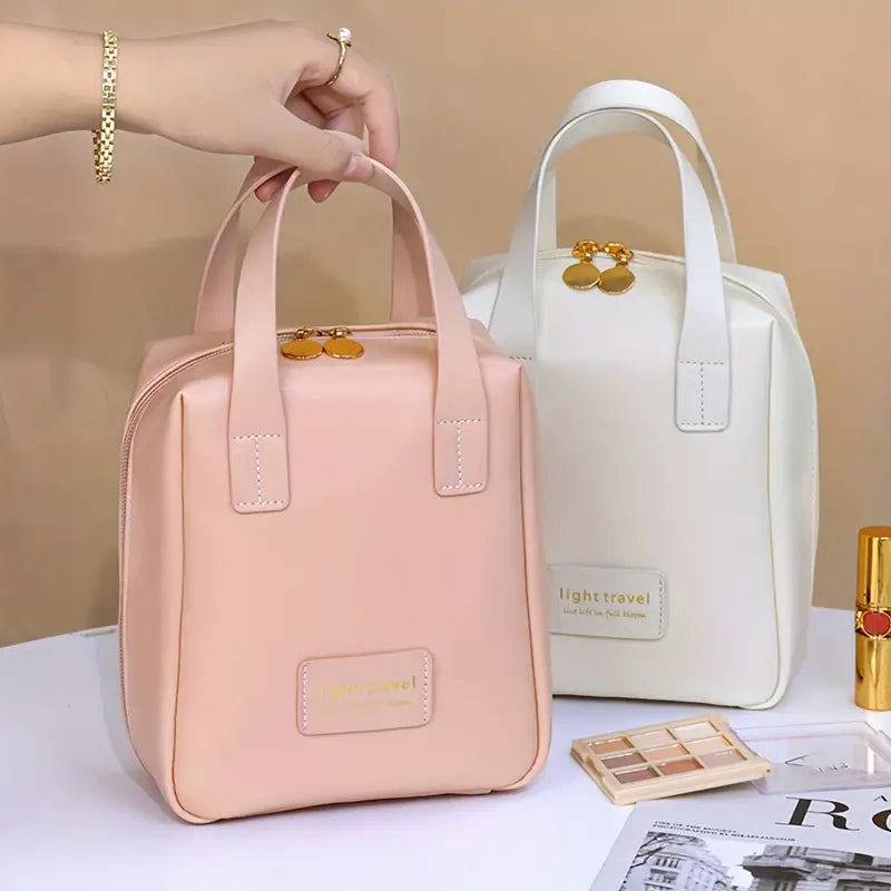 Borsa Cosmetici Shell Shape: Eleganza, Praticità e Impermeabilità in un Design Unico